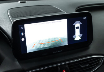 Подержанный автомобиль Hyundai Santa Fe 2021 года (16 фото)