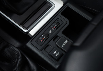 Подержанный автомобиль Toyota Land Cruiser Prado 2019 года (19 фото)