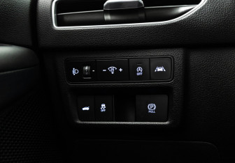 Подержанный автомобиль Hyundai Sonata 2019 года (18 фото)