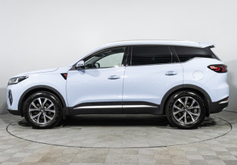 Подержанный автомобиль Chery Tiggo 7 Pro Max 2023 года (8 фото)