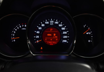 Подержанный автомобиль Kia Ceed Hatchback 2013 года (18 фото)