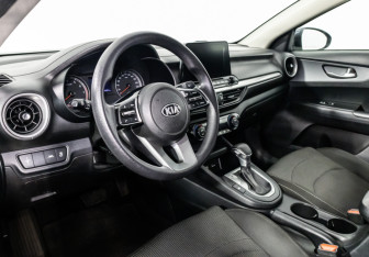 Подержанный автомобиль Kia Forte Sedan 2019 года (11 фото)