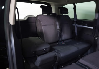 Подержанный автомобиль Peugeot Traveller 2021 года (28 фото)