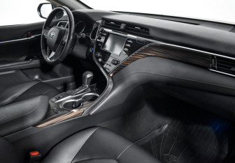 Подержанный автомобиль Toyota Camry Sedan 2020 года (13 фото)