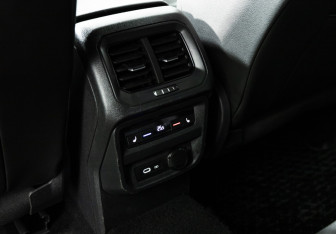 Подержанный автомобиль Volkswagen Tiguan 2020 года (22 фото)