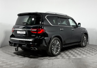 Подержанный автомобиль Infiniti QX80 2018 года (5 фото)