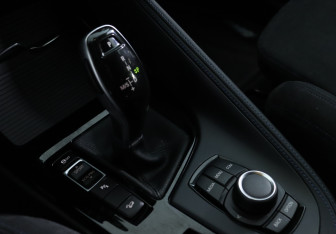 Подержанный автомобиль BMW X1 2019 года (16 фото)