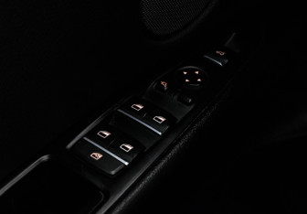 Подержанный автомобиль BMW X5 2017 года (22 фото)