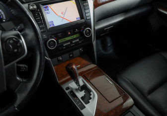 Подержанный автомобиль Toyota Camry Sedan 2013 года (20 фото)
