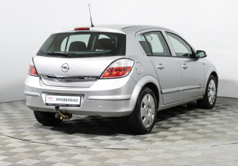 Подержанный автомобиль Opel Astra Hatchback 2006 года (5 фото)