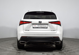 Подержанный автомобиль Lexus NX 2018 года (6 фото)