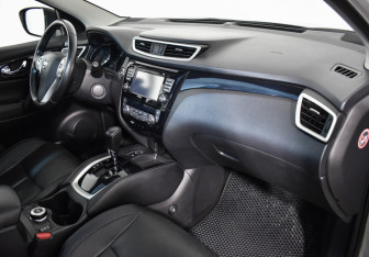 Подержанный автомобиль Nissan Qashqai 2014 года (12 фото)