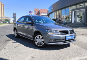 Подержанный автомобиль Volkswagen Jetta Sedan 2014 года (3 фото)