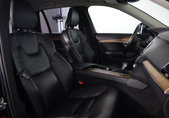 Подержанный автомобиль Volvo XC90 2016 года (11 фото)