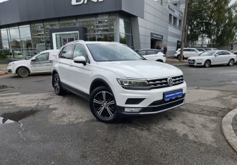 Подержанный автомобиль Volkswagen Tiguan 2017 года (3 фото)