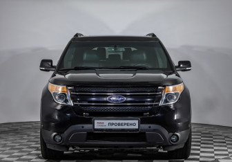 Подержанный автомобиль Ford Explorer 2013 года (2 фото)