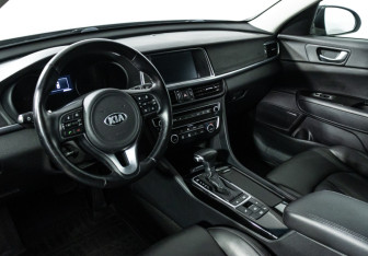 Подержанный автомобиль Kia Optima Sedan 2017 года (11 фото)