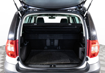 Подержанный автомобиль Skoda Yeti 2012 года (16 фото)