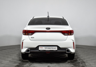 Подержанный автомобиль Kia Rio Sedan 2020 года (6 фото)
