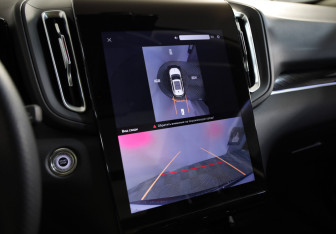 Подержанный автомобиль Hongqi HS3 2024 года (14 фото)