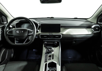 Подержанный автомобиль Geely Coolray 2023 года (13 фото)