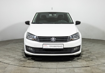 Подержанный автомобиль Volkswagen Polo Sedan 2017 года (2 фото)