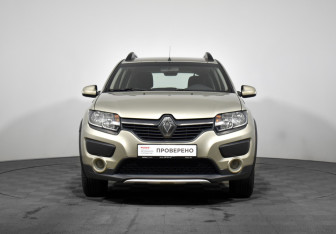 Подержанный автомобиль Renault Sandero 2016 года (2 фото)