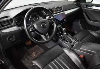 Подержанный автомобиль Skoda Superb Liftback 2018 года (9 фото)