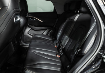 Подержанный автомобиль Omoda C5 2023 года (10 фото)