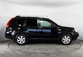 Подержанный автомобиль Nissan X-Trail 2007 года (4 фото)