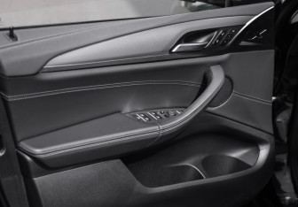 Подержанный автомобиль BMW X3 2020 года (26 фото)