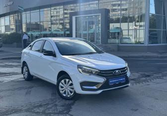 Подержанный автомобиль LADA (ВАЗ) Vesta Sedan 2023 года (3 фото)