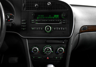 Подержанный автомобиль Saab 9-3 Sedan 2008 года (17 фото)