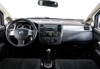 Подержанный автомобиль Nissan Tiida Sedan 2010 года (10 фото)
