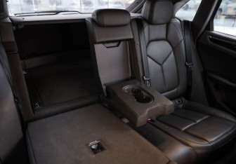 Подержанный автомобиль Porsche Macan 2015 года (31 фото)