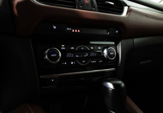 Подержанный автомобиль Mazda 6 Sedan 2015 года (16 фото)