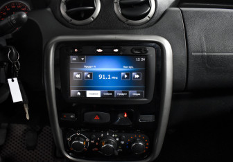 Подержанный автомобиль Renault Duster 2015 года (15 фото)