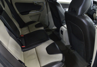 Подержанный автомобиль Volvo XC60 2012 года (12 фото)