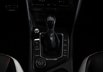 Подержанный автомобиль Volkswagen Tiguan 2021 года (16 фото)