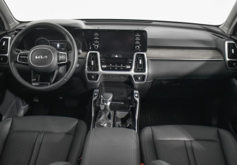 Подержанный автомобиль Kia Sorento 2022 года (13 фото)