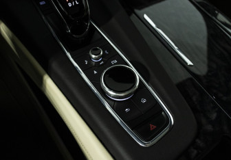 Подержанный автомобиль Cadillac Escalade Suv 2021 года (27 фото)