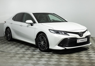 Подержанный автомобиль Toyota Camry Sedan 2018 года (3 фото)