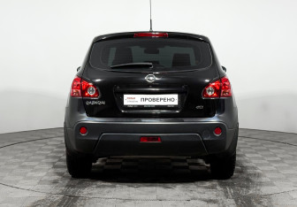 Подержанный автомобиль Nissan Qashqai 2007 года (6 фото)