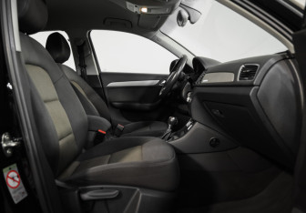 Подержанный автомобиль Audi Q3 2014 года (20 фото)