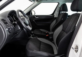 Подержанный автомобиль Skoda Yeti 2015 года (13 фото)
