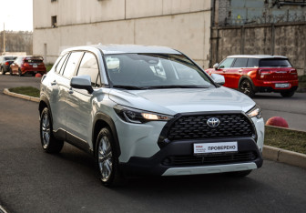 Подержанный автомобиль Toyota Corolla Wagon 2024 года (5 фото)