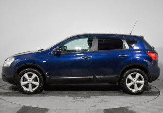 Подержанный автомобиль Nissan Qashqai 2008 года (8 фото)