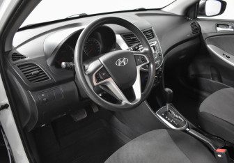 Подержанный автомобиль Hyundai Solaris Hatchback 2014 года (9 фото)