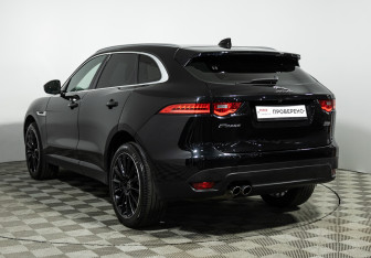 Подержанный автомобиль Jaguar F-Pace 2019 года (7 фото)