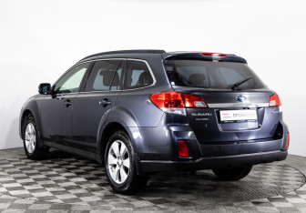 Подержанный автомобиль Subaru Outback Wagon 2011 года (7 фото)